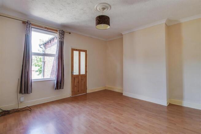 3 bed Terraced for sale Image 5