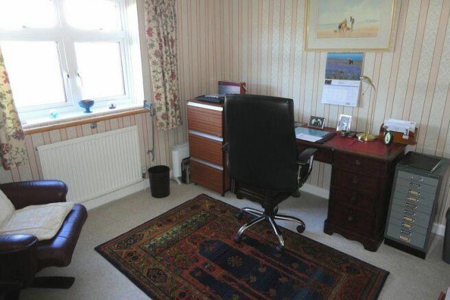 Bedroom 3/Study