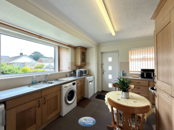 2 bed Detached Bungalow for sale Image 9