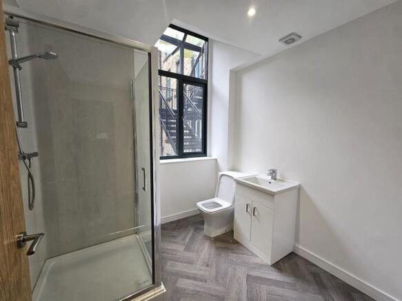 1 bed Apartment to rent Image 6