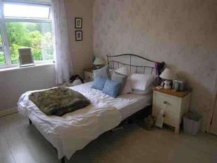 BEDROOM 2: