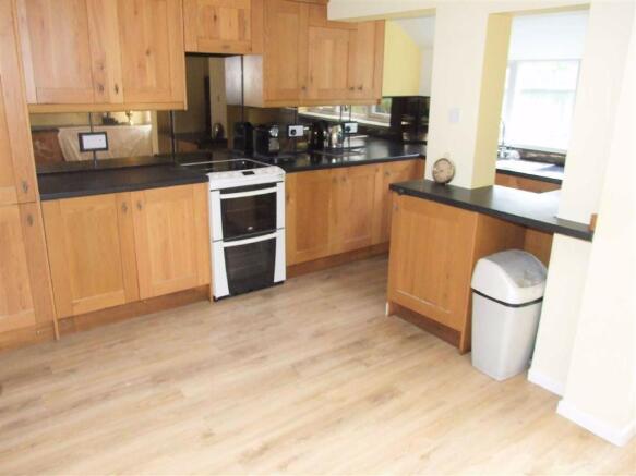 Kitchen / Breakfast Room