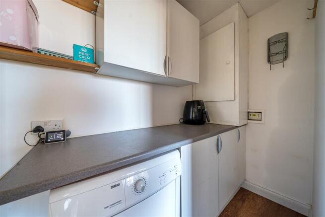 33a High St, Silverstone