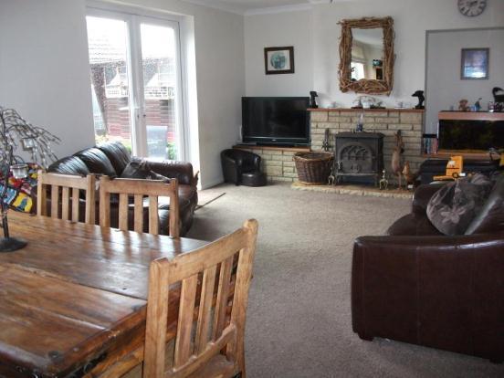 Dining Area/ Lounge