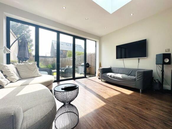 4 bed Terraced for sale Image 8