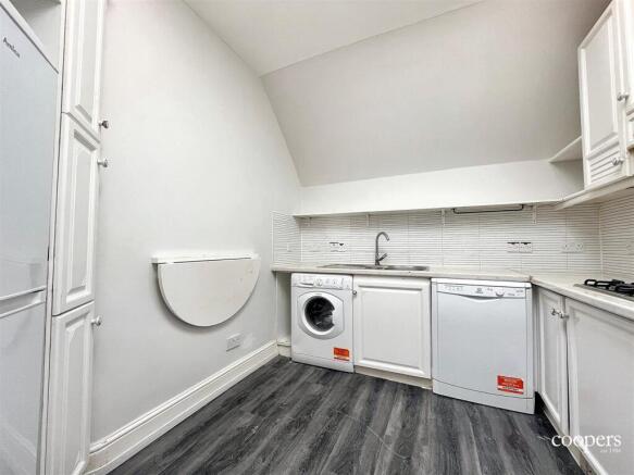Kitchen (16).jpg