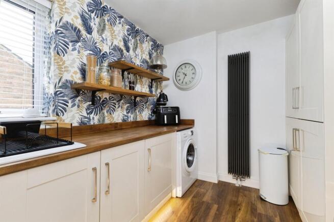 3 bed Semi-Detached Bungalow for sale Image 6