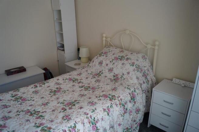BEDROOM 1 (FRONT)