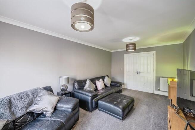 4 bed Detached for sale Image 5