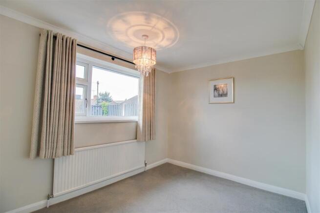 3 bed Semi-Detached Bungalow for sale Image 10
