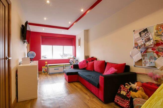 Lounge / bed 4