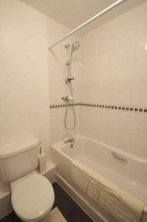 Hurworth Avenue, Slough, Berkshire, SL3 photo 4