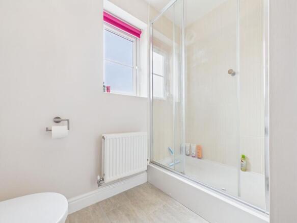 4 bed Detached for sale Image 10