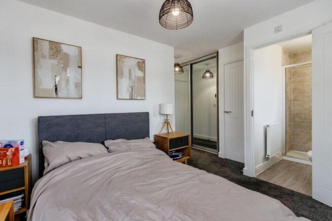 3 bed Detached for sale Image 10