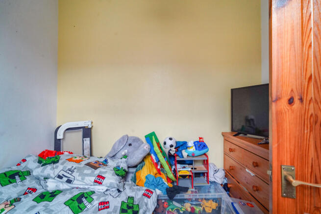 3 bed Terraced for sale Image 11