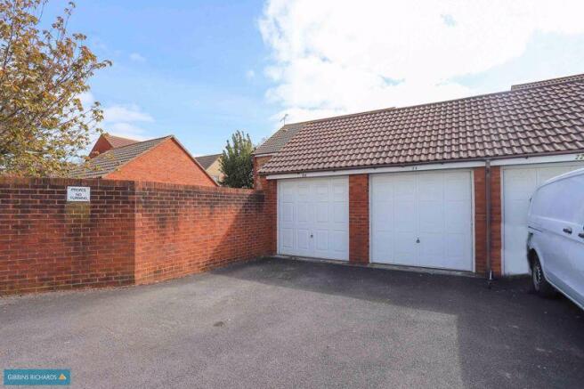 Garage/Parking
