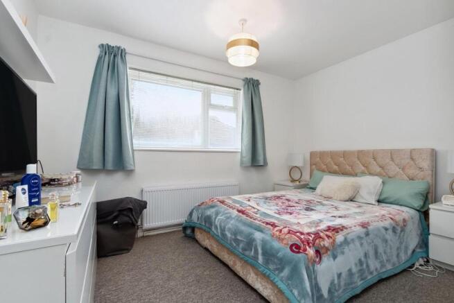 Flat 2 Exeter Court, Devonshire Road, London bedro