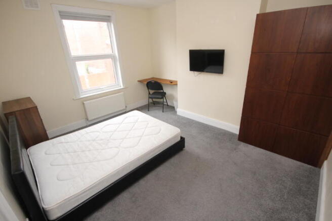 3 bed End of Terrace to rent Image 12