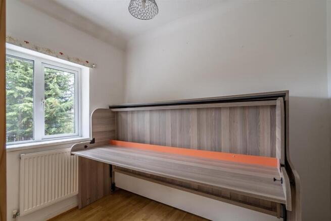 3 bed Terraced for sale Image 12