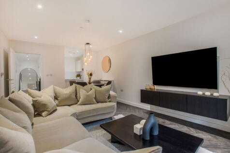 4, Regal Walk, Bexleyheath, DA6 7BY