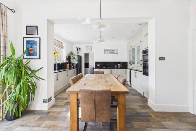 4 bed Detached for sale Image 6