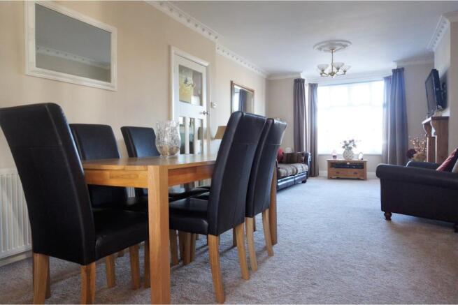 Lounge/Dining Room