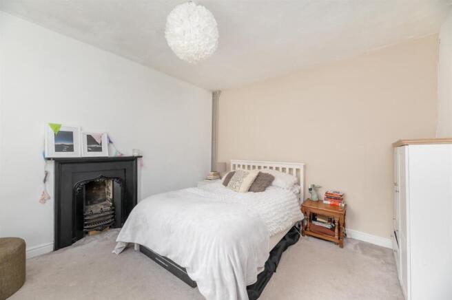 1 bed House for sale Image 10