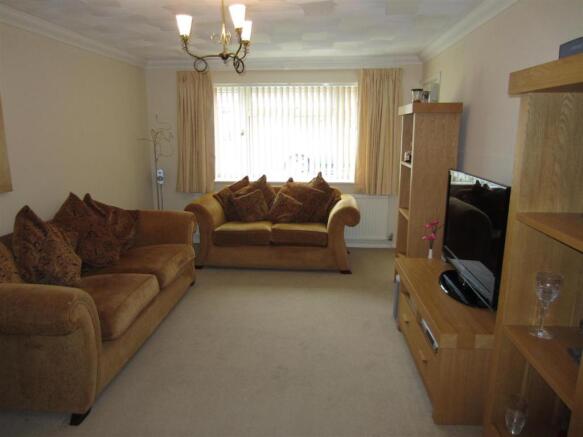 Good size lounge