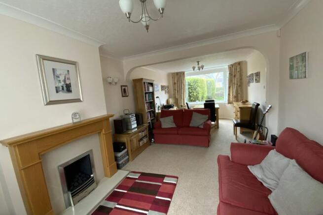living room/dining r
