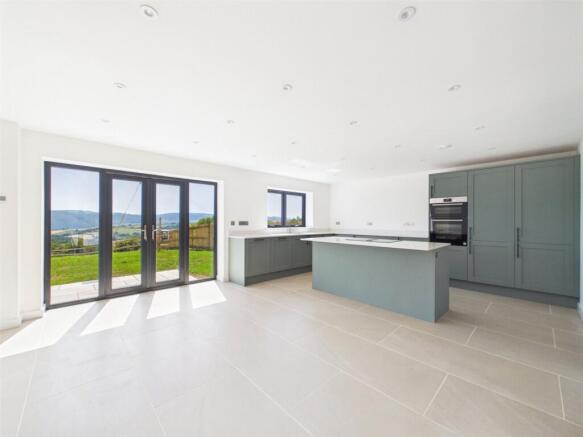 Kitchen / Dining