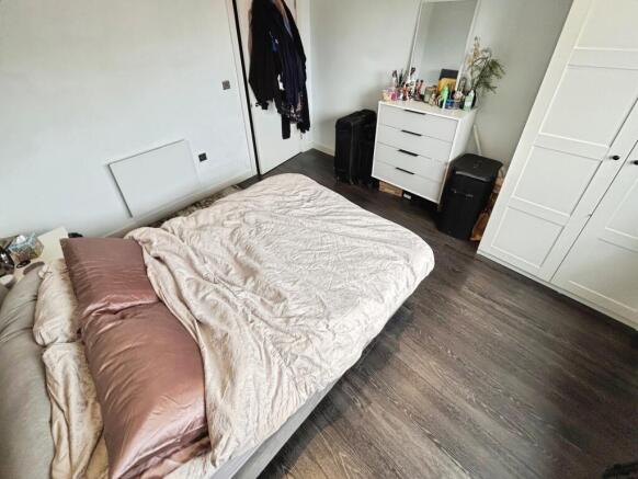 1 bed Apartment to rent Image 11