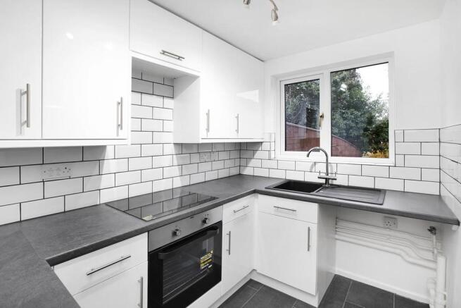 Kitchen (b)