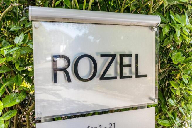 16 - Flat 10 Rozel