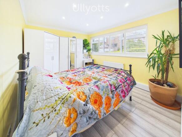 2 bed Semi-Detached Bungalow for sale Image 9
