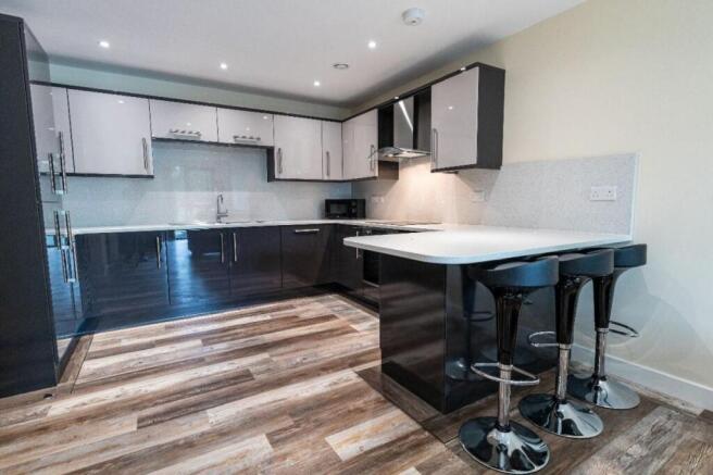 3 bed House to rent Image 4