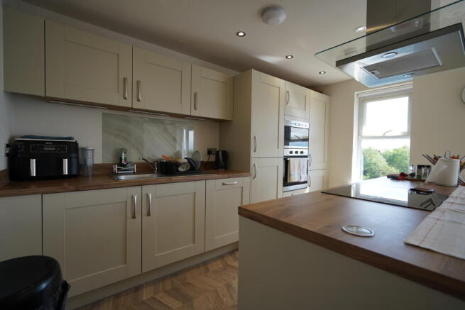 2 bed Apartment for sale Image 7