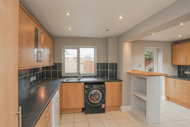 Kitchen 1.jpg