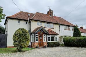 1, Icknield Cottages, Ellesborough Road, Aylesbury HP17 0XJ