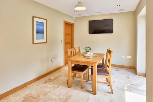 4 bed Detached for sale Image 12