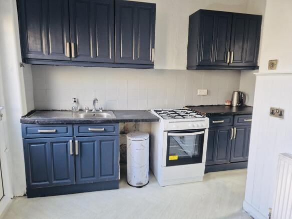 2 bed House to rent Image 4