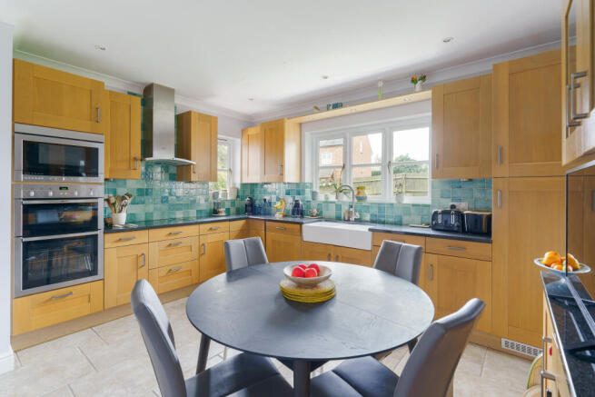 Kitchen & Breakfast Room