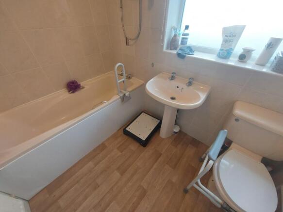 Photo 10