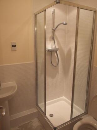 En-suite to Master