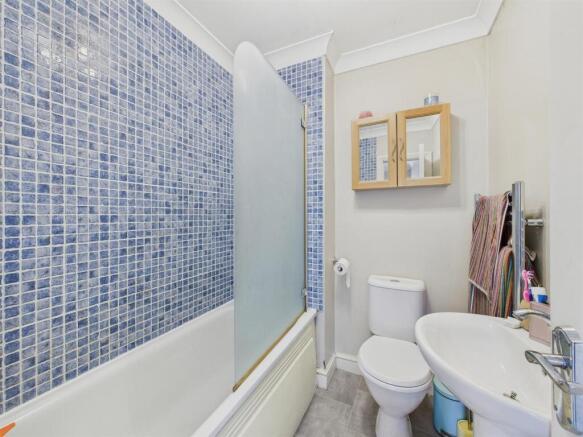 Bathroom new.jpg