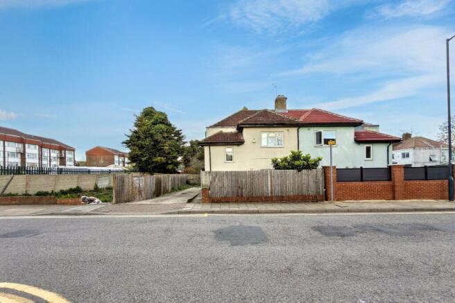 32 Pitfield Way, Willesden, London NW10 0PR