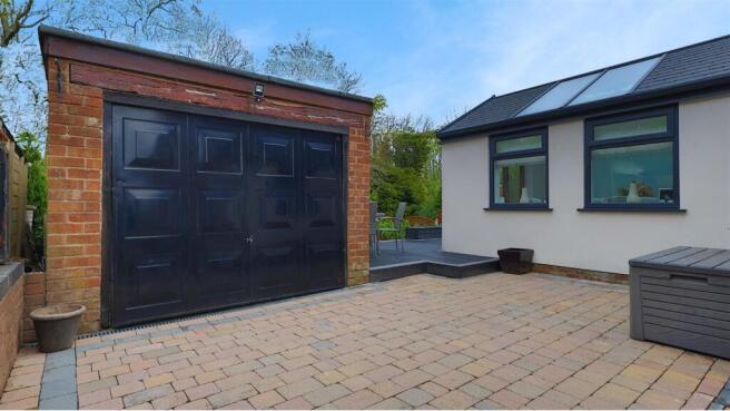 Ellis Road Garage