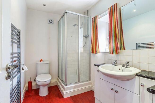 EN SUITE
