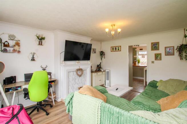 3 bed Semi-Detached for sale Image 5