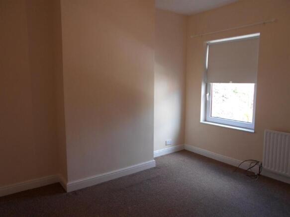 2 bed Terraced to rent Image 4