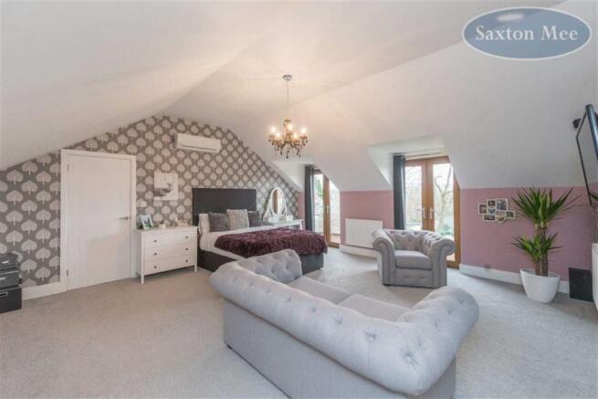 DINING ROOM/FAMILY AREA